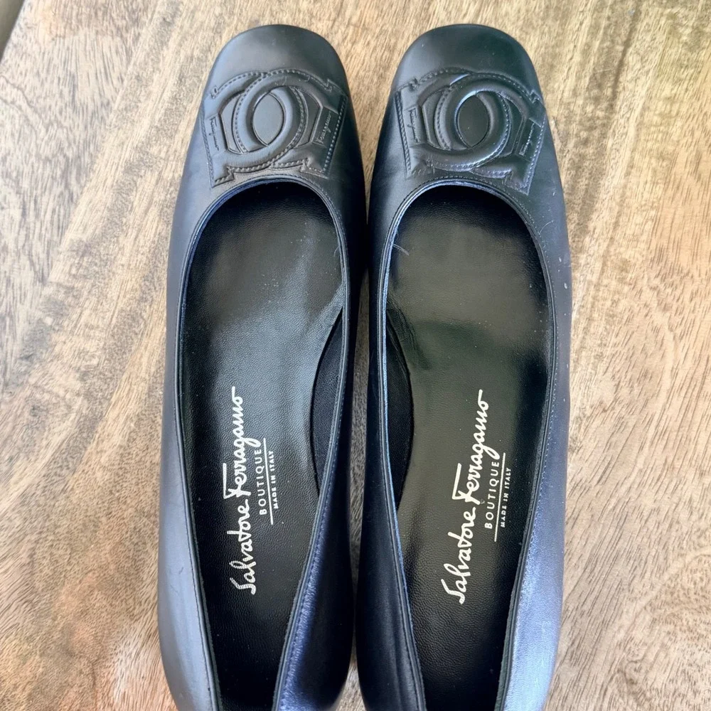 Salvatore Ferragamo Boutique Dalan Pumps Black Leather‎ Gancini Block Heel 8AA